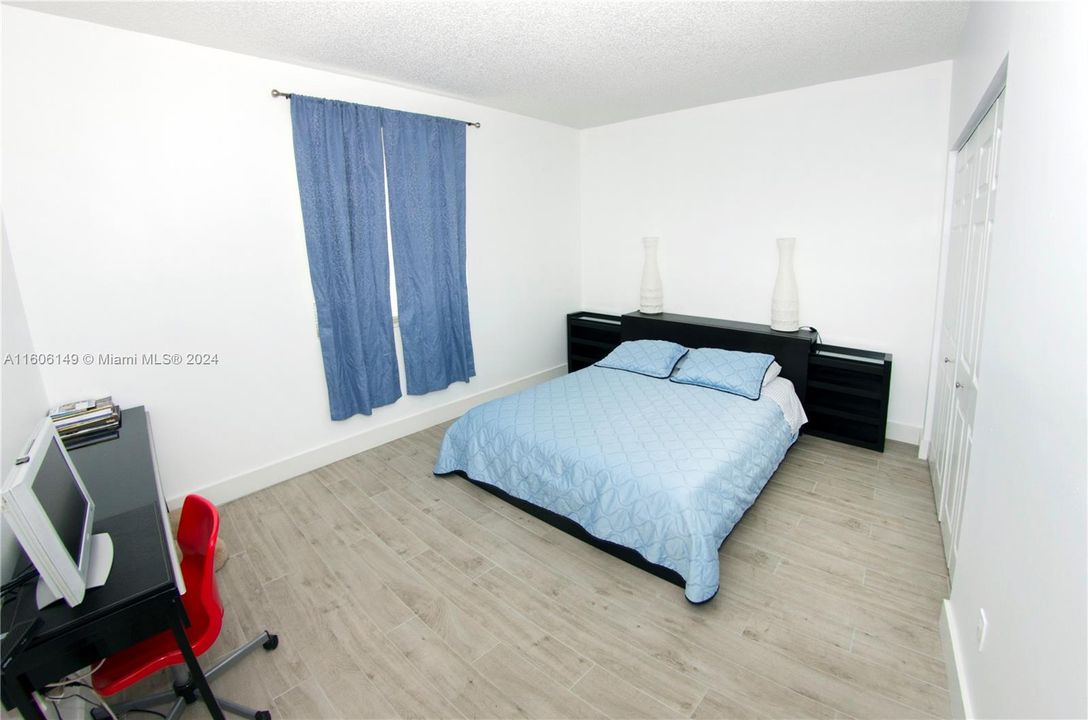 For Rent: $3,800 (3 beds, 2 baths, 1264 Square Feet)