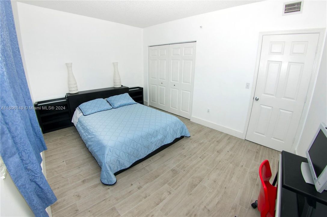 For Rent: $3,800 (3 beds, 2 baths, 1264 Square Feet)