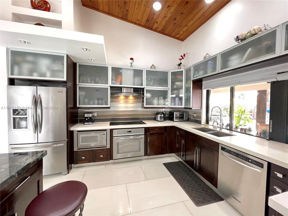 En Venta: $1,499,000 (6 camas, 4 baños, 3524 Pies cuadrados)