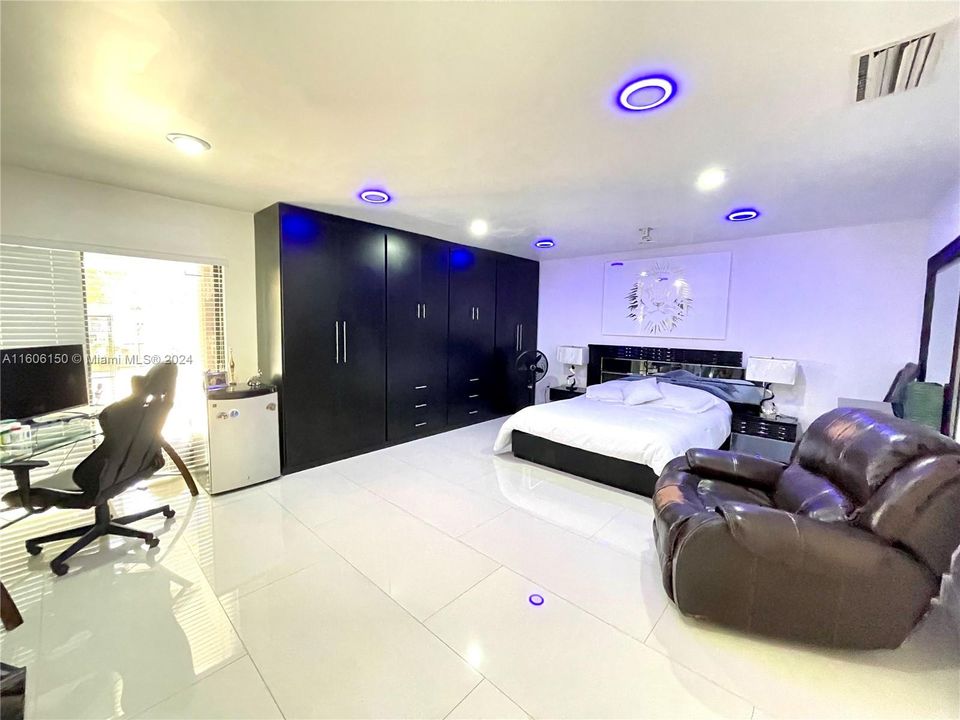 En Venta: $1,499,000 (6 camas, 4 baños, 3524 Pies cuadrados)