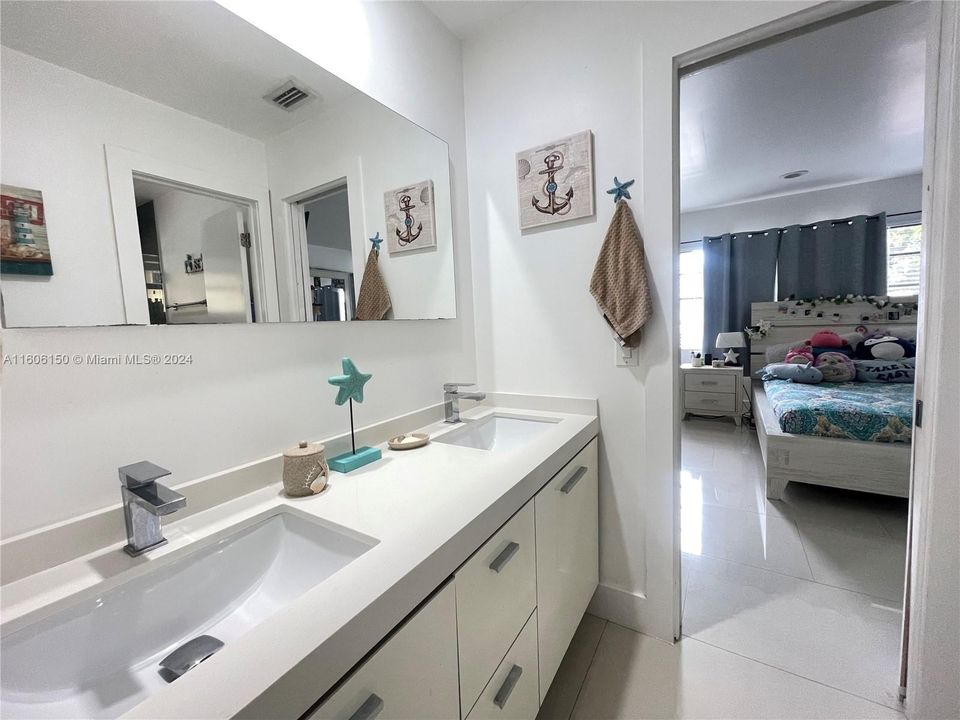 En Venta: $1,499,000 (6 camas, 4 baños, 3524 Pies cuadrados)