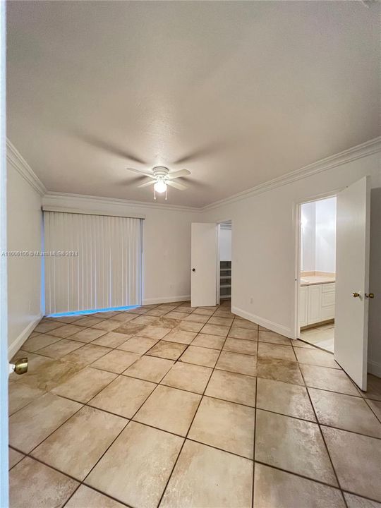 Active With Contract: $2,450 (2 beds, 2 baths, 1165 Square Feet)