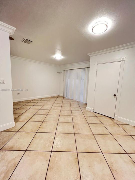 Active With Contract: $2,450 (2 beds, 2 baths, 1165 Square Feet)