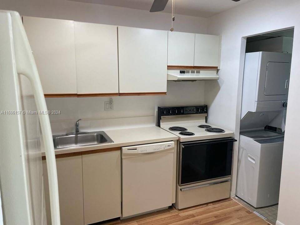 Recently Rented: $1,650 (1 beds, 1 baths, 750 Square Feet)