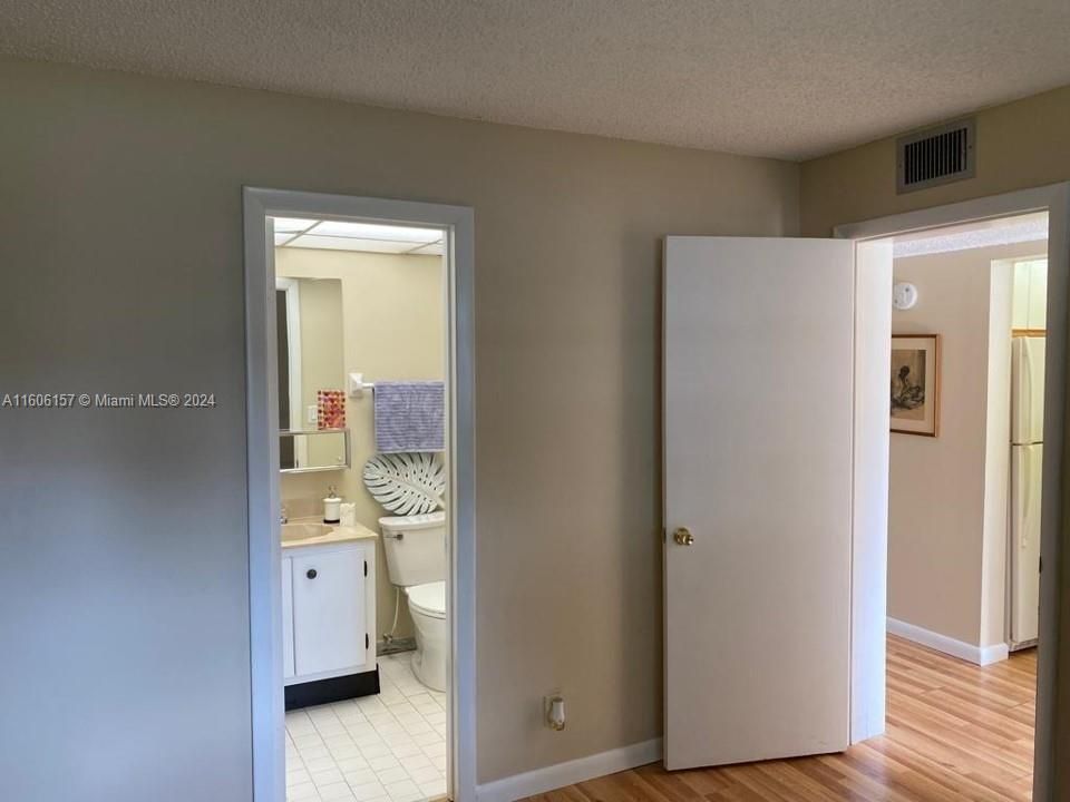 Recently Rented: $1,650 (1 beds, 1 baths, 750 Square Feet)