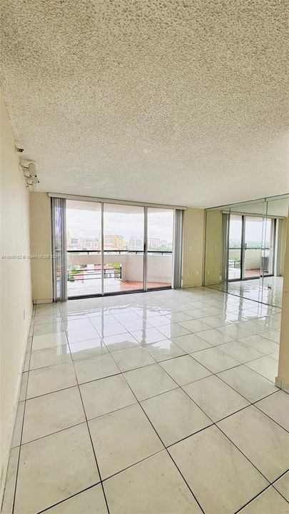 En Venta: $469,999 (2 camas, 2 baños, 960 Pies cuadrados)