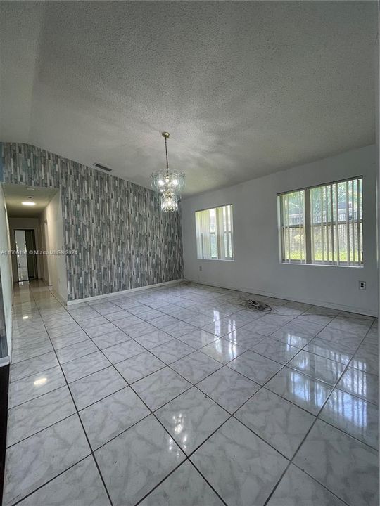 最近租的: $3,099 (3 贝兹, 1 浴室, 1118 平方英尺)