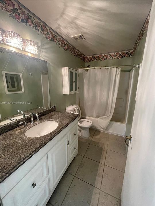 最近租的: $3,099 (3 贝兹, 1 浴室, 1118 平方英尺)