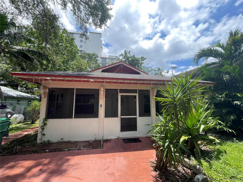 最近租的: $3,099 (3 贝兹, 1 浴室, 1118 平方英尺)