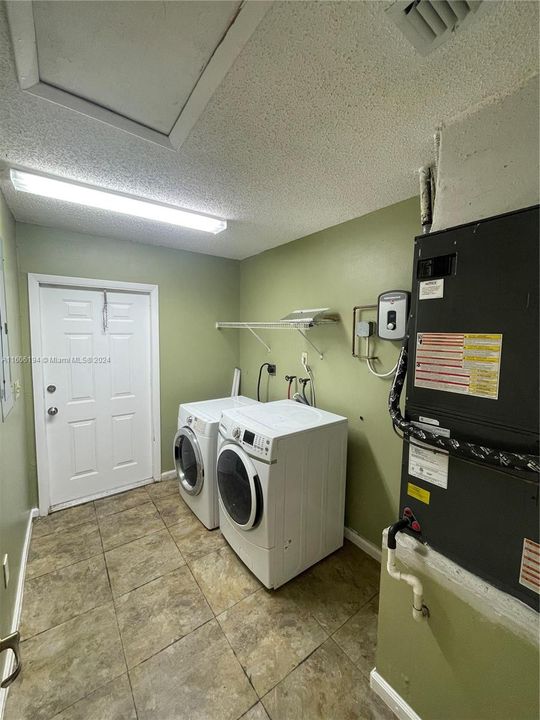 最近租的: $3,099 (3 贝兹, 1 浴室, 1118 平方英尺)