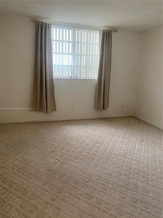 Vendido Recientemente: $125,000 (2 camas, 2 baños, 1070 Pies cuadrados)