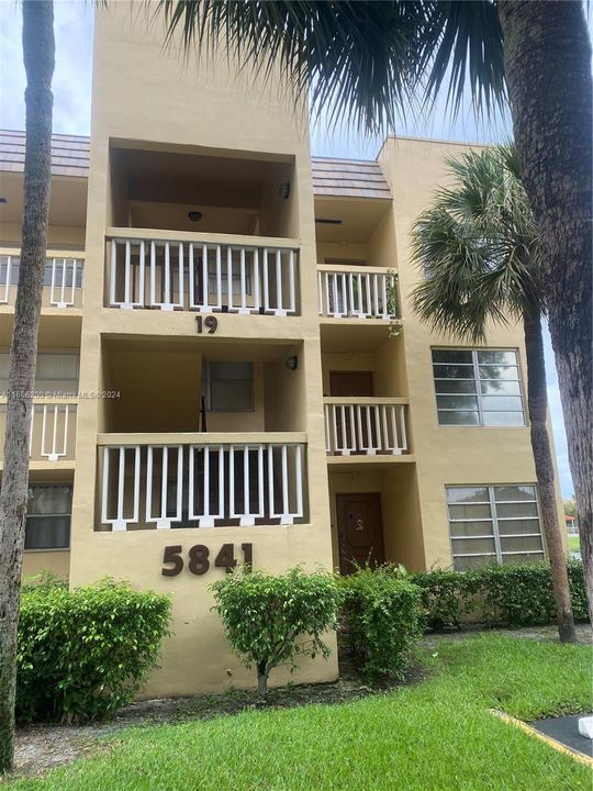 Recently Sold: $125,000 (2 beds, 2 baths, 1070 Square Feet)