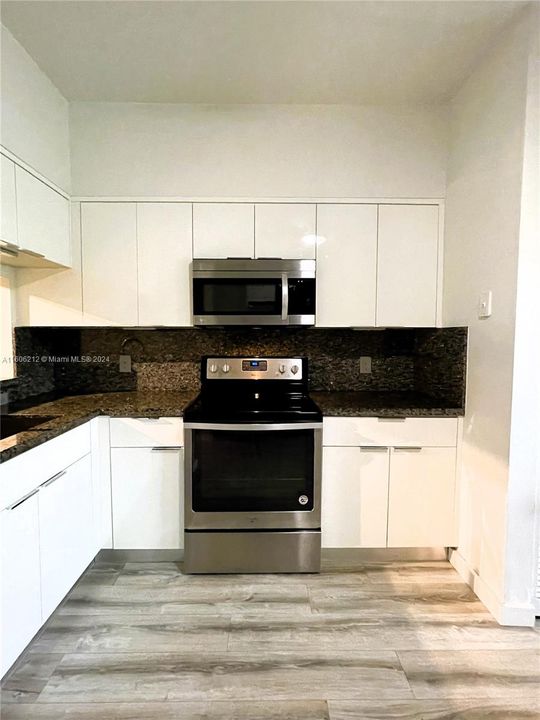 For Rent: $2,600 (2 beds, 1 baths, 1110 Square Feet)
