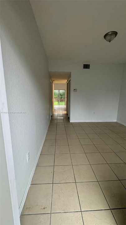 For Rent: $2,600 (3 beds, 2 baths, 1527 Square Feet)