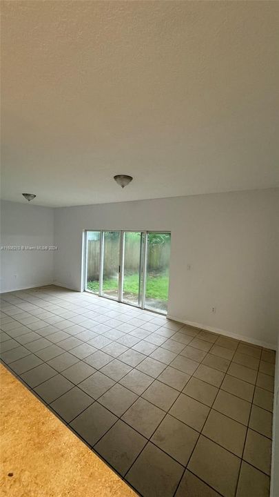 For Rent: $2,600 (3 beds, 2 baths, 1527 Square Feet)