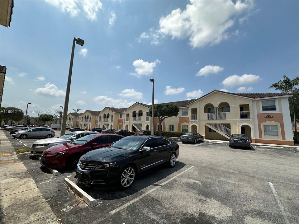 Active With Contract: $240,000 (3 beds, 2 baths, 1060 Square Feet)