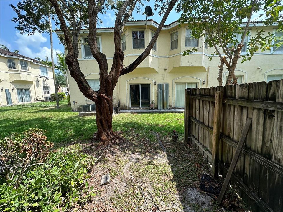 Active With Contract: $240,000 (3 beds, 2 baths, 1060 Square Feet)