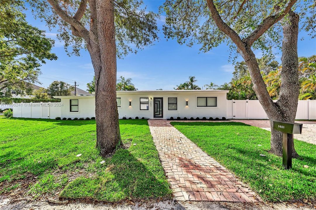 For Sale: $1,000,000 (4 beds, 3 baths, 1666 Square Feet)