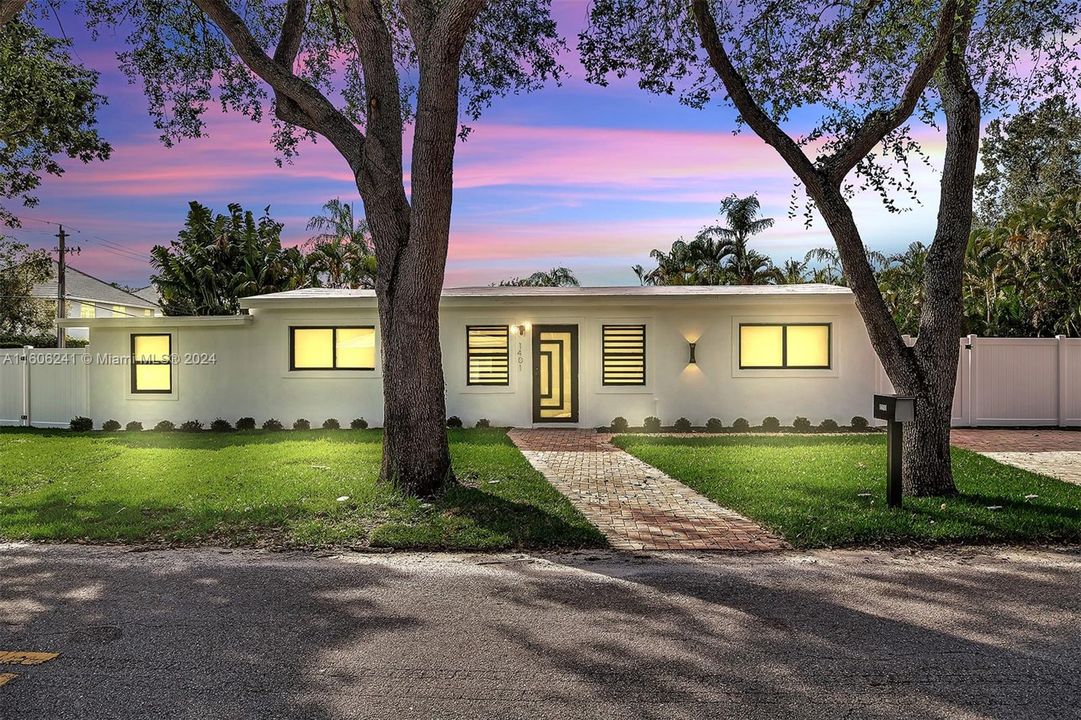 For Sale: $1,000,000 (4 beds, 3 baths, 1666 Square Feet)