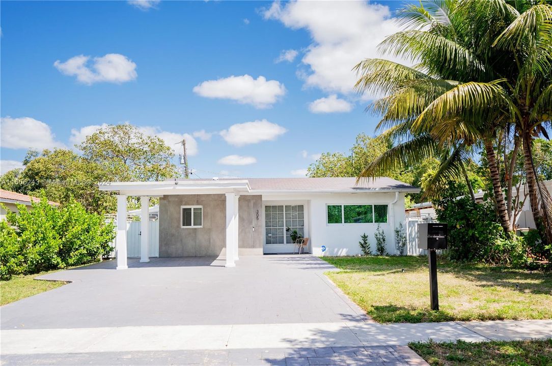 For Sale: $679,000 (2 beds, 2 baths, 1251 Square Feet)