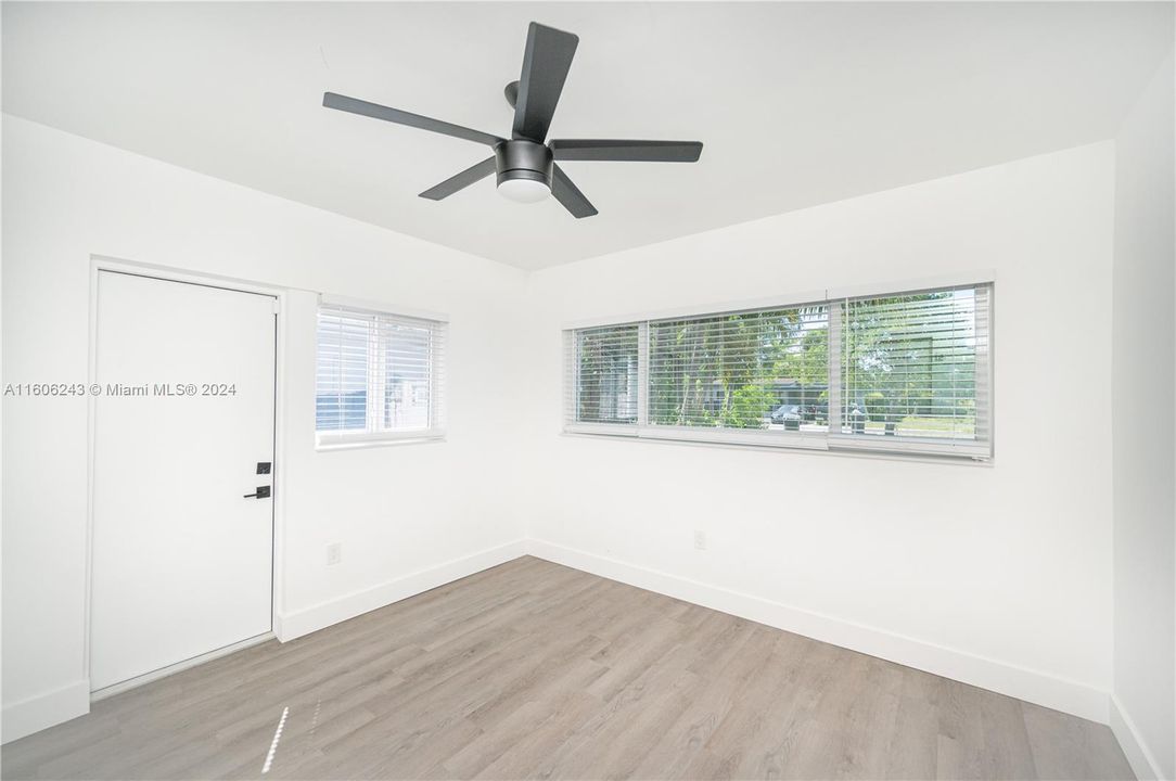 For Sale: $679,000 (2 beds, 2 baths, 1251 Square Feet)