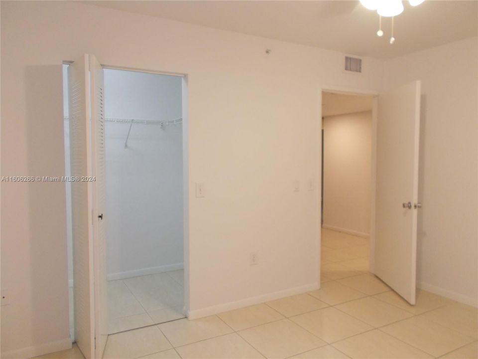 For Sale: $310,000 (2 beds, 2 baths, 1364 Square Feet)