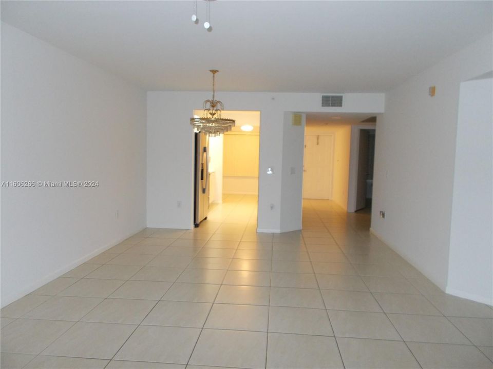 For Sale: $279,000 (2 beds, 2 baths, 1364 Square Feet)