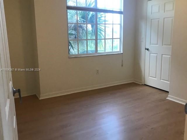 For Rent: $2,450 (3 beds, 2 baths, 1115 Square Feet)