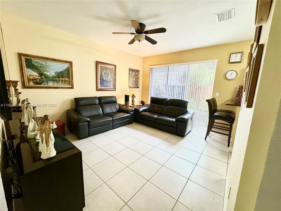 For Sale: $514,500 (3 beds, 2 baths, 1670 Square Feet)