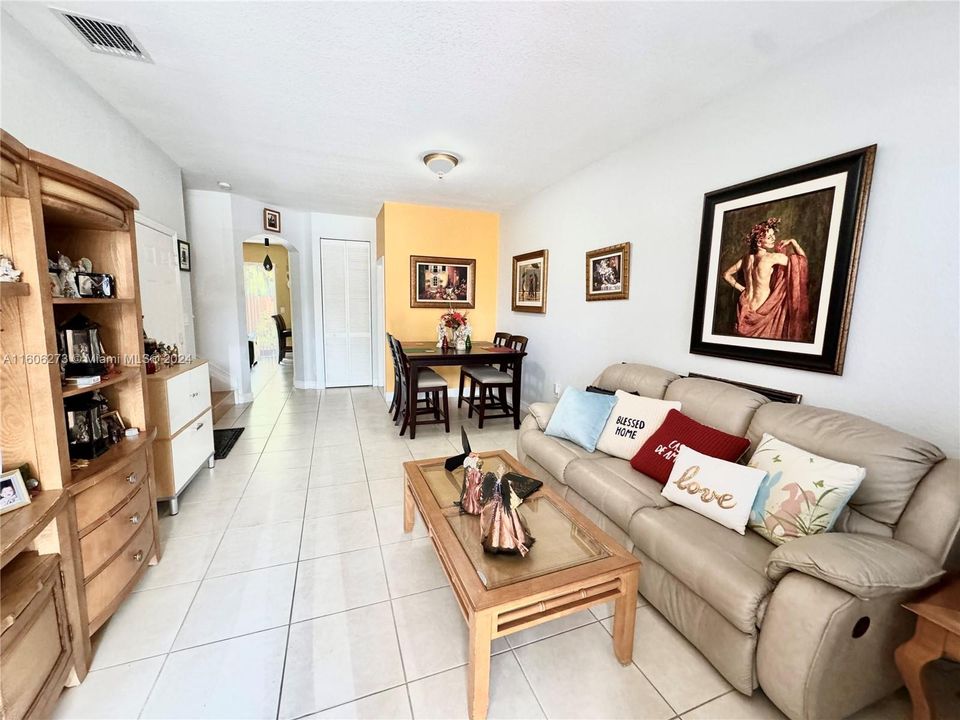 For Sale: $514,500 (3 beds, 2 baths, 1670 Square Feet)