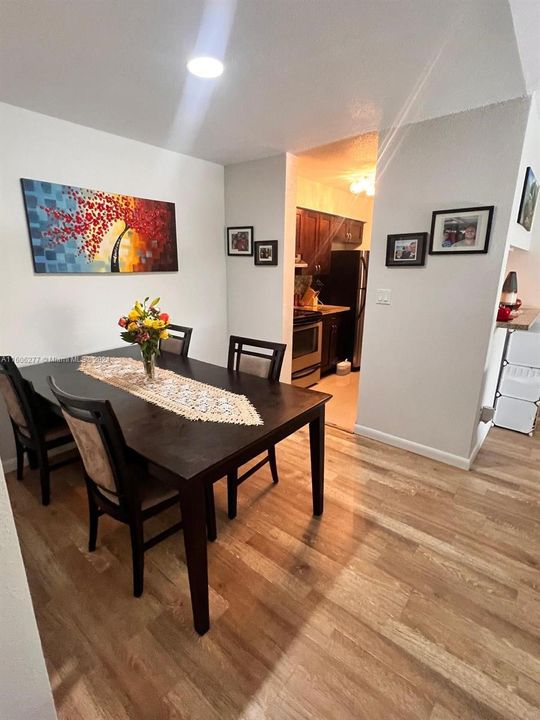 For Sale: $209,000 (1 beds, 1 baths, 780 Square Feet)