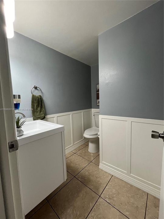 Active With Contract: $200,000 (1 beds, 1 baths, 900 Square Feet)