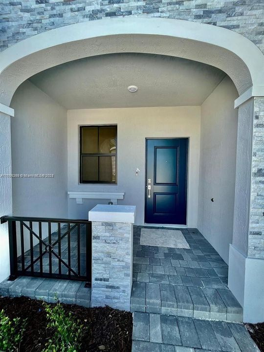 For Rent: $2,699 (3 beds, 2 baths, 1296 Square Feet)