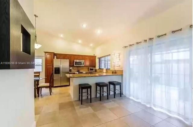For Sale: $545,000 (3 beds, 2 baths, 1425 Square Feet)