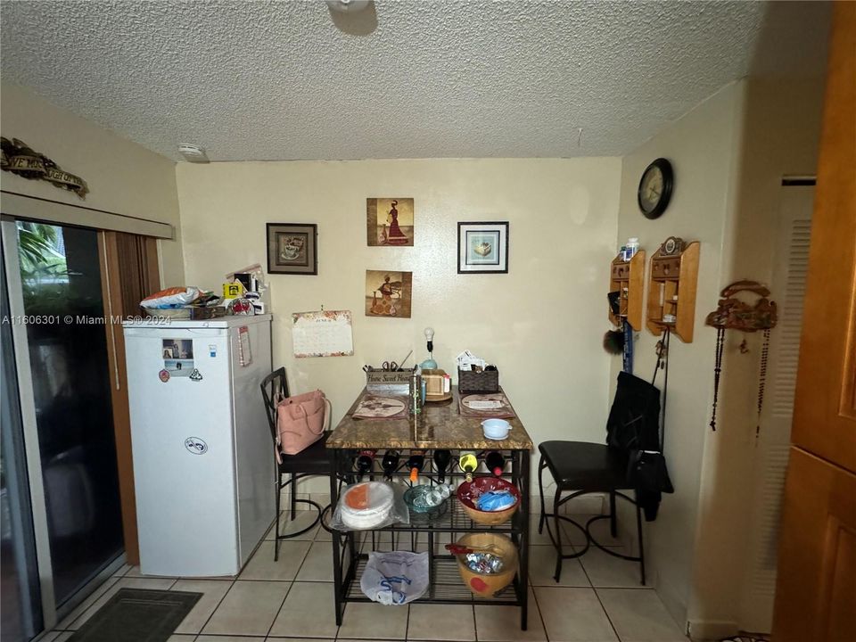 For Sale: $390,000 (2 beds, 2 baths, 1100 Square Feet)