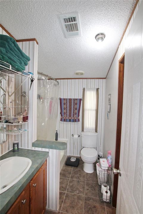 For Sale: $159,000 (2 beds, 2 baths, 840 Square Feet)