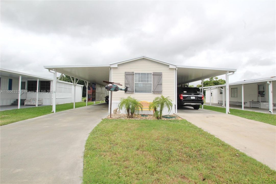 For Sale: $159,000 (2 beds, 2 baths, 840 Square Feet)