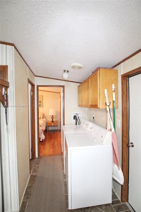 For Sale: $159,000 (2 beds, 2 baths, 840 Square Feet)