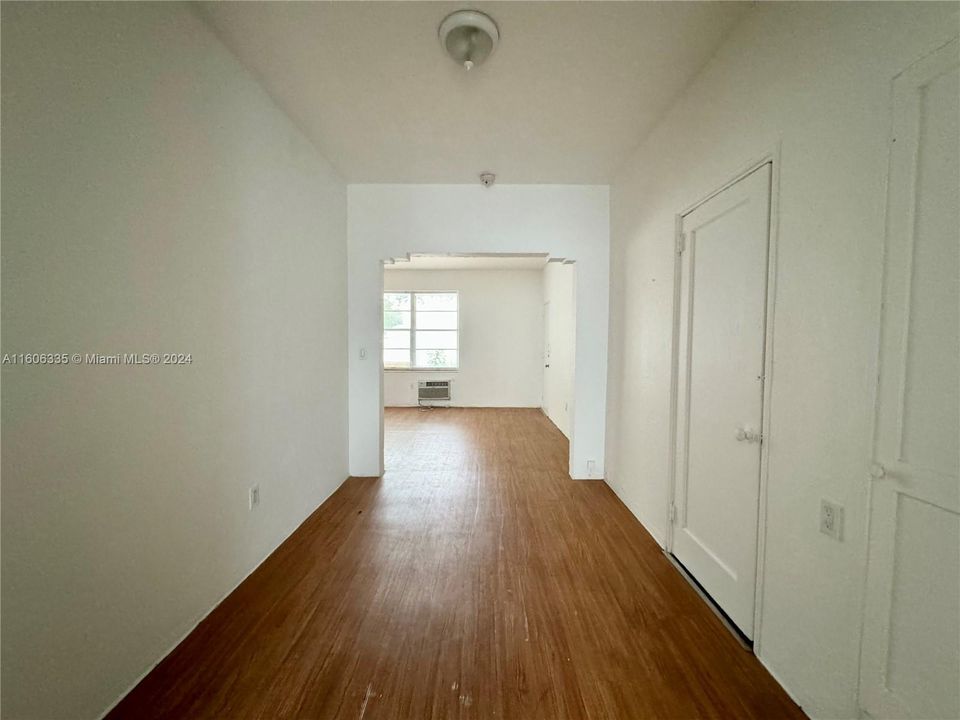 Active With Contract: $1,700 (1 beds, 1 baths, 6440 Square Feet)