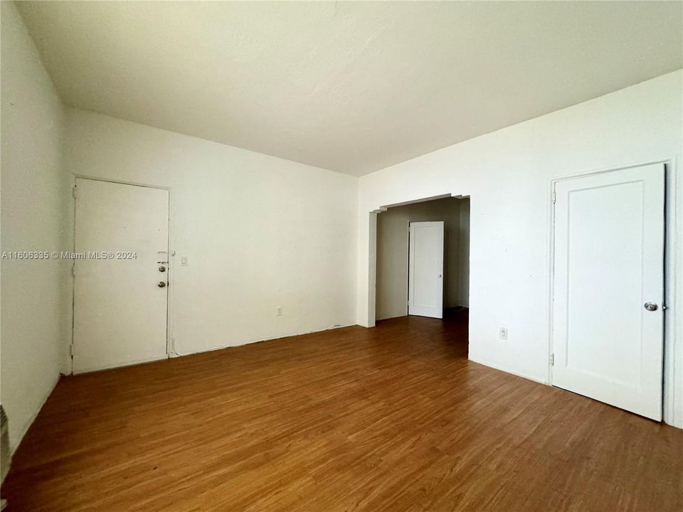 Active With Contract: $1,700 (1 beds, 1 baths, 6440 Square Feet)