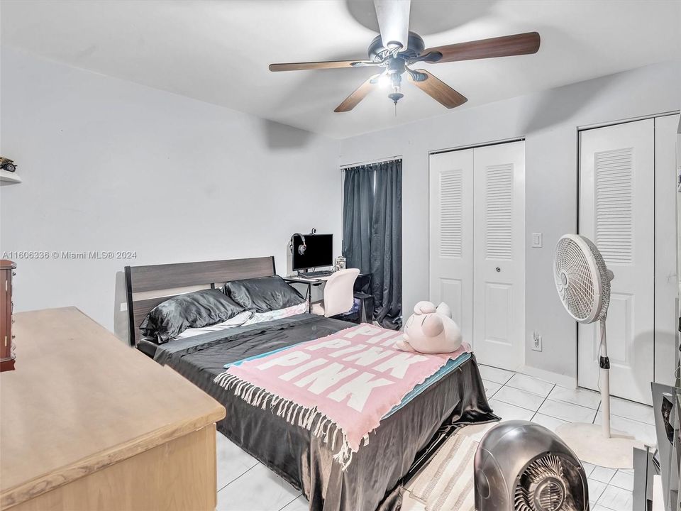 For Sale: $320,000 (2 beds, 2 baths, 1080 Square Feet)