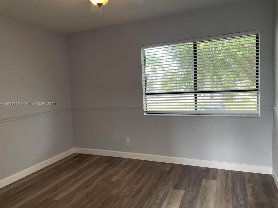 For Rent: $2,600 (2 beds, 1 baths, 1054 Square Feet)