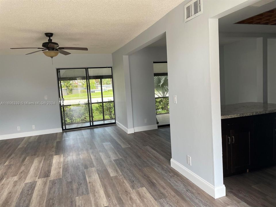 Recently Rented: $2,500 (2 beds, 1 baths, 1054 Square Feet)