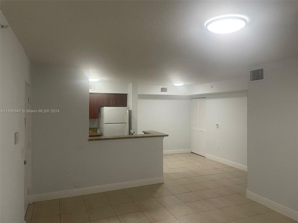 For Rent: $2,100 (2 beds, 2 baths, 895 Square Feet)