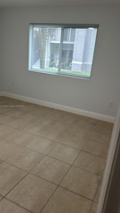 For Rent: $2,100 (2 beds, 2 baths, 895 Square Feet)