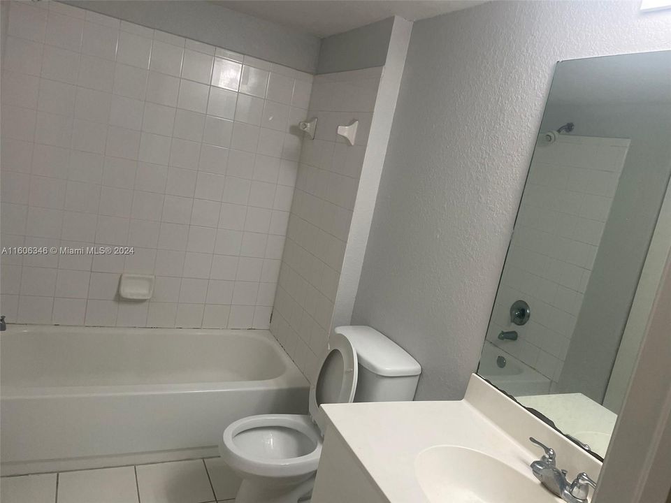 For Rent: $2,100 (2 beds, 2 baths, 900 Square Feet)