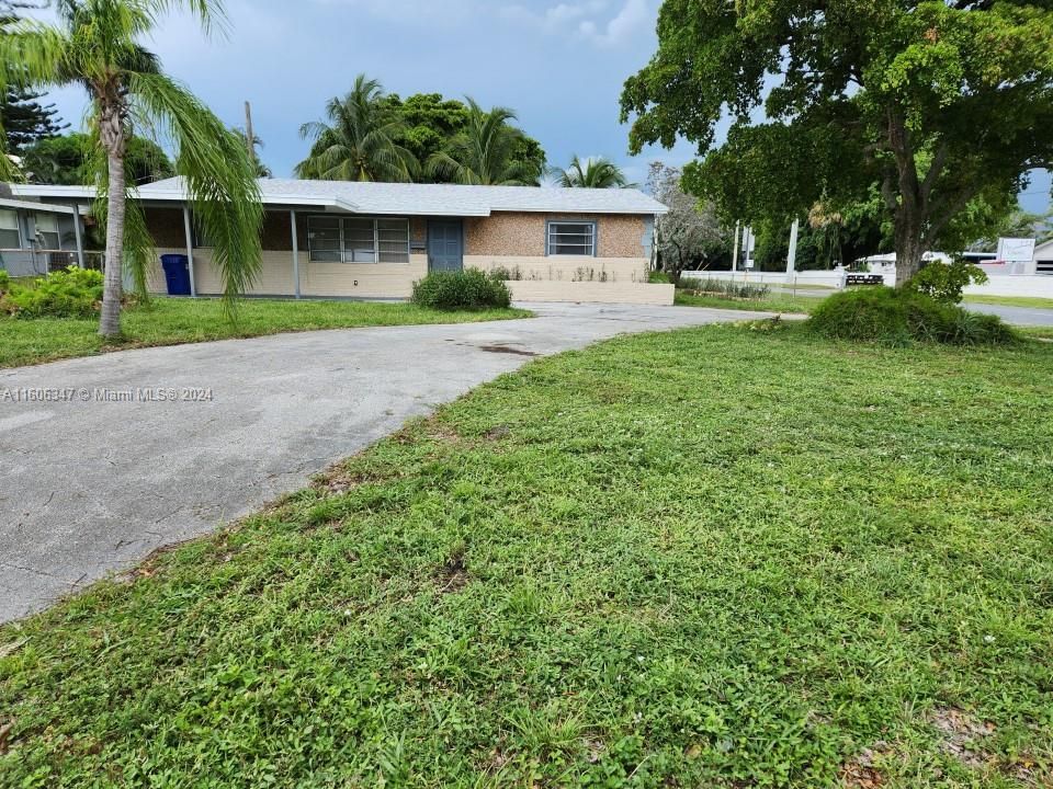 For Sale: $569,000 (3 beds, 2 baths, 1489 Square Feet)