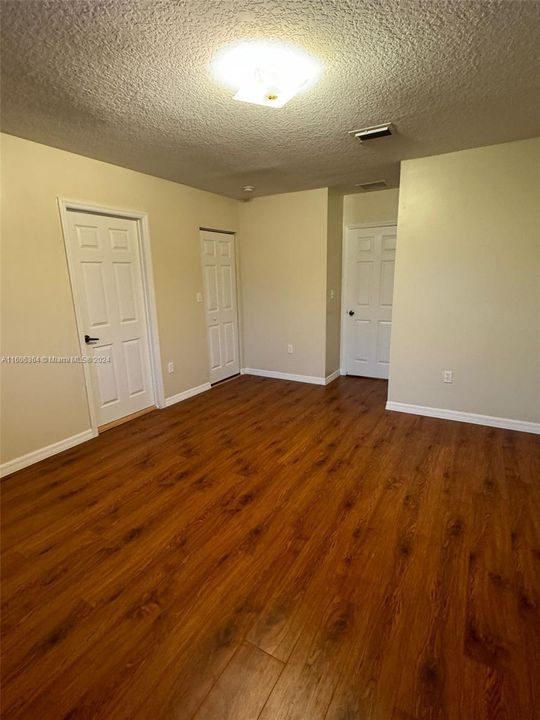 For Rent: $2,400 (3 beds, 2 baths, 1676 Square Feet)