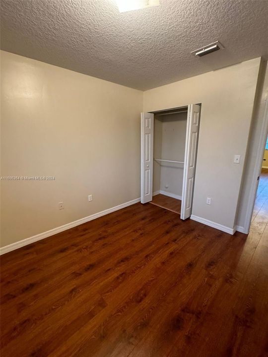 For Rent: $2,400 (3 beds, 2 baths, 1676 Square Feet)