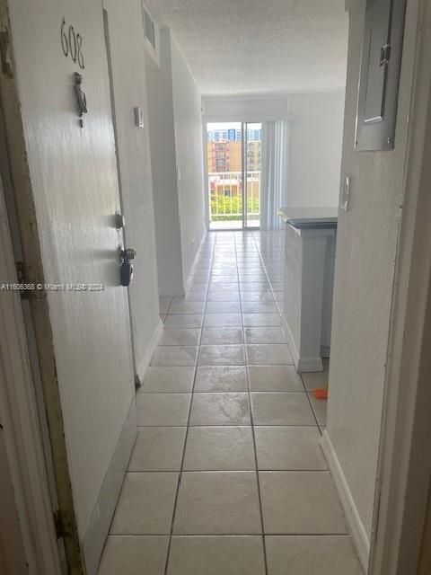 For Rent: $2,000 (1 beds, 1 baths, 605 Square Feet)